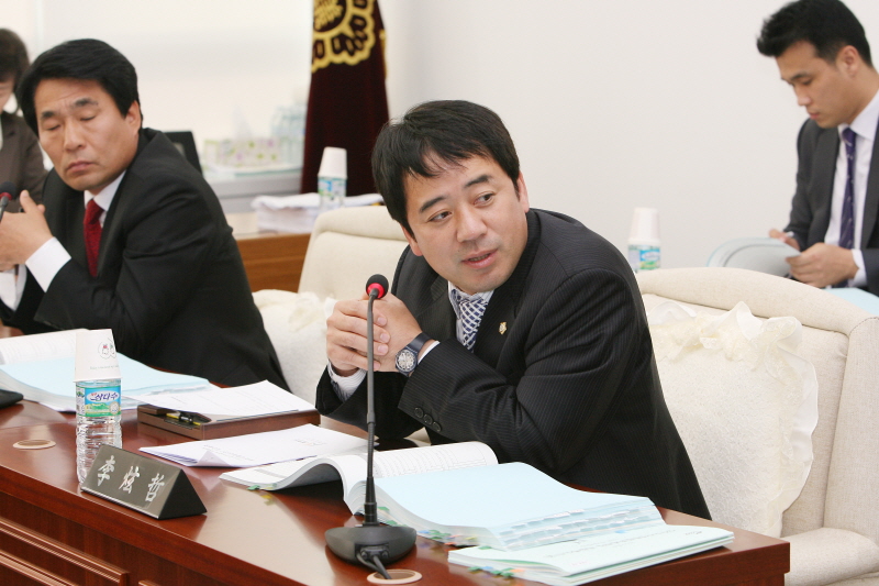 '경제건설위원회 - 제2회 추경예산안 심사' 게시글의 사진(3)