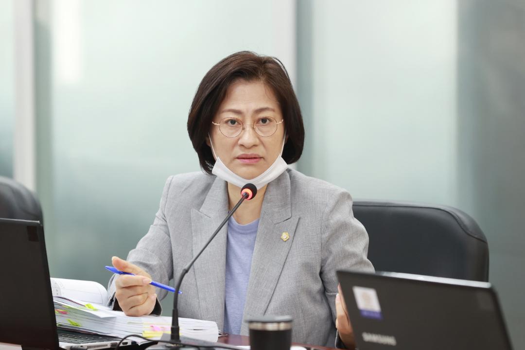 20200608 행정사무감사특별위원회 7일차 (5).JPG