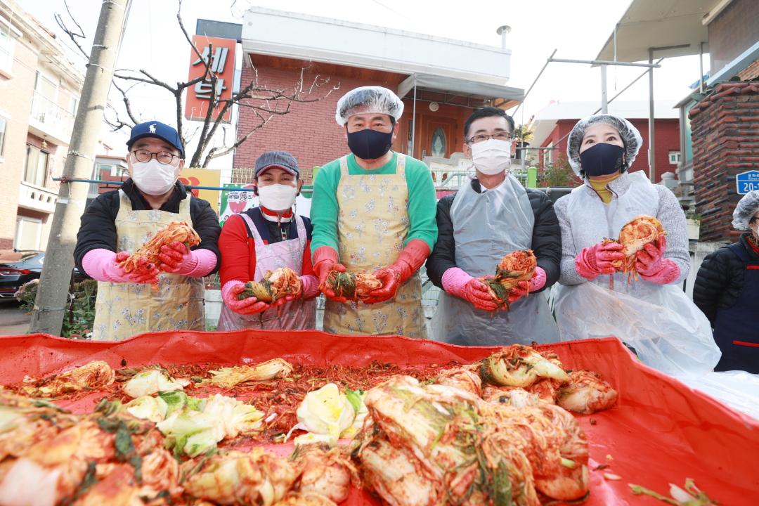 '역동 도시재생 주민협의체 사랑의 김장김치 나눔행사' 게시글의 사진(9)