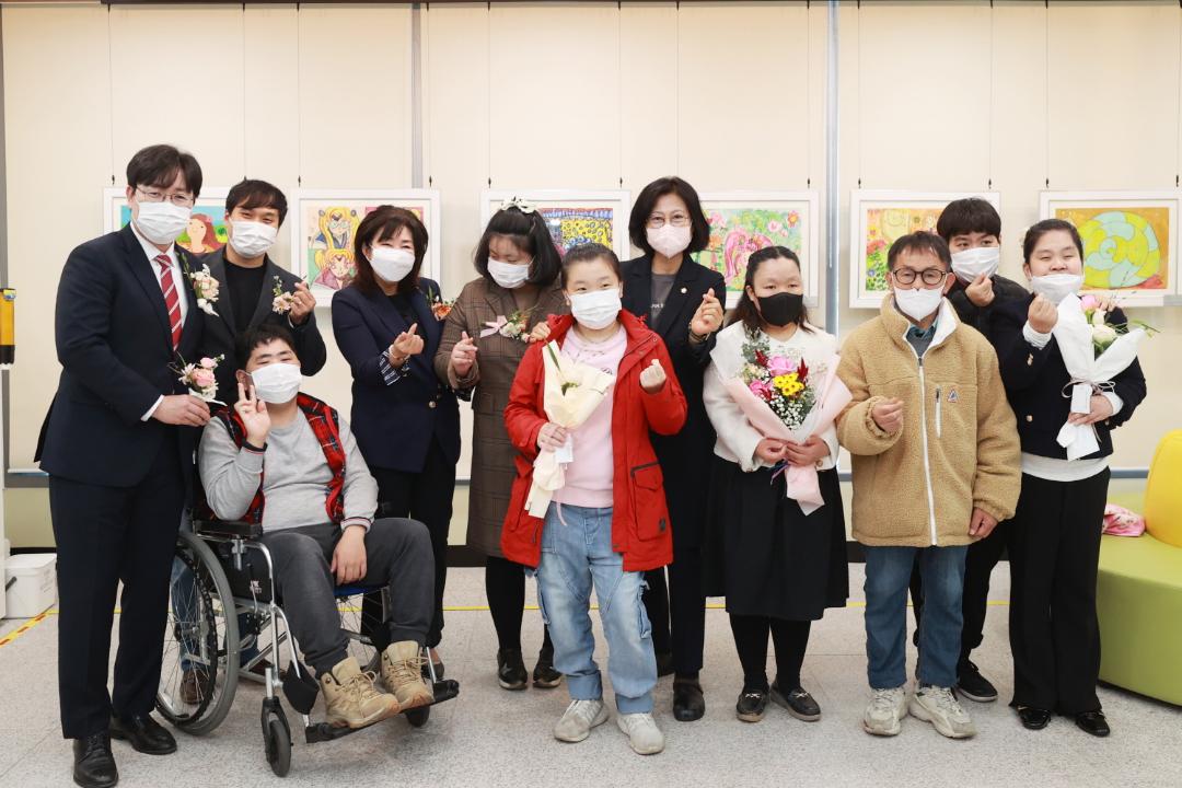 '2022 장애인 미술.공예 작품전시회 [손끝이음展]' 게시글의 사진(8)