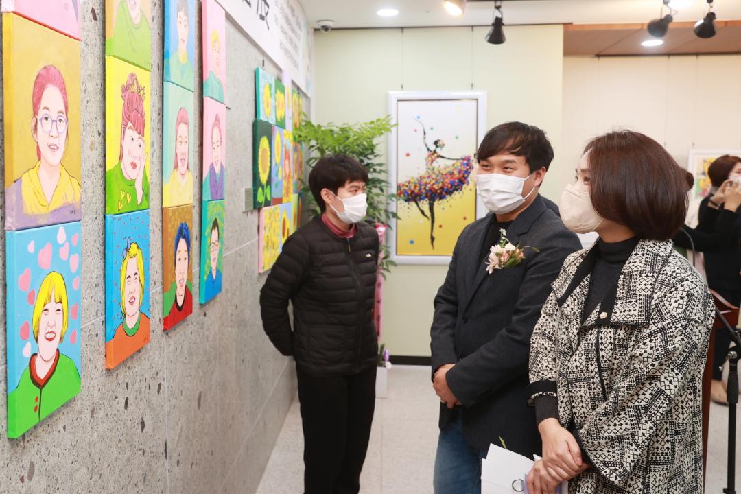 '2022 장애인 미술.공예 작품전시회 [손끝이음展]' 게시글의 사진(17)