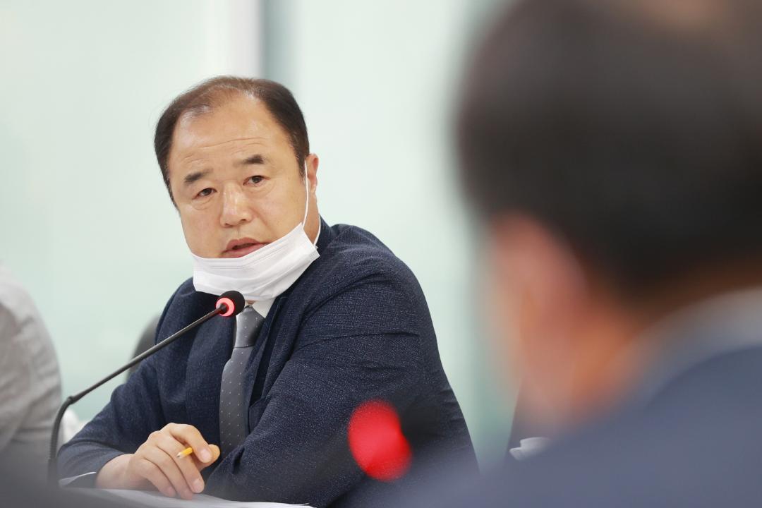 20200608 행정사무감사특별위원회 7일차 (4).JPG