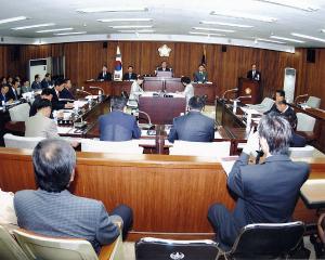 제4대의회 부의장에 선출된 장용범의원